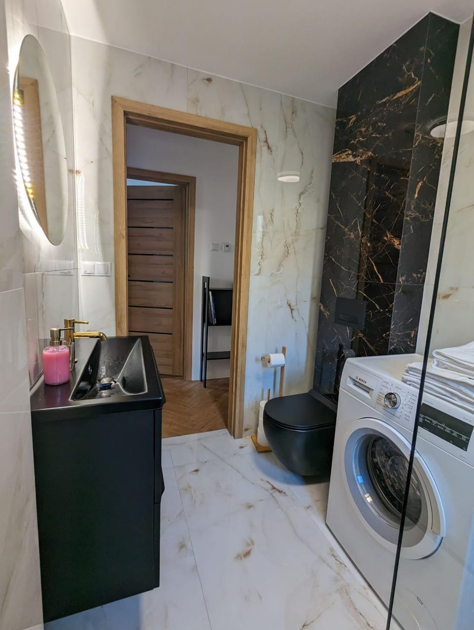 Bathroom, washing machine
