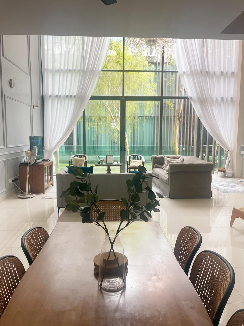 Living room, Seating area