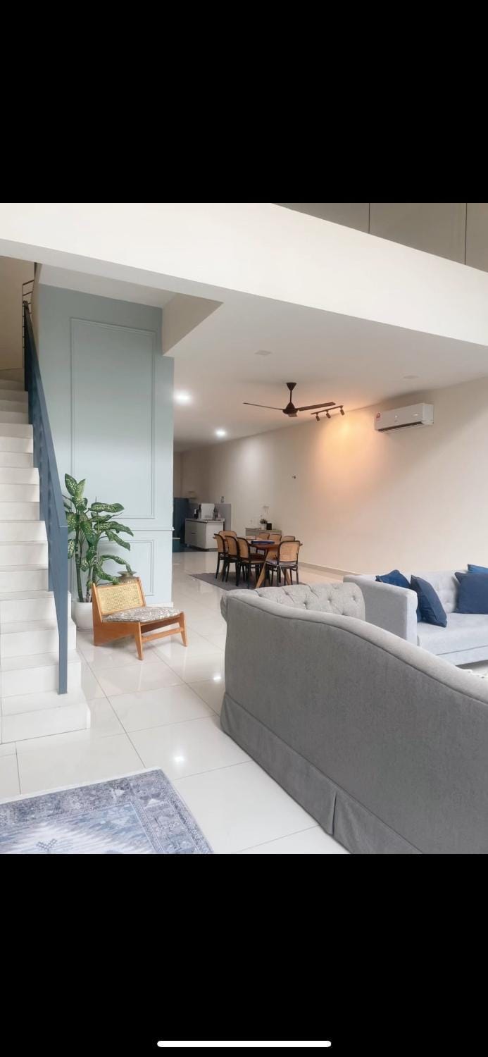 Luxury, Affordable and Spacious Private Villa with Swimming Pool & Jacuzzi for 20 plus ppl Cyberjaya House in Selangor, Malaysia