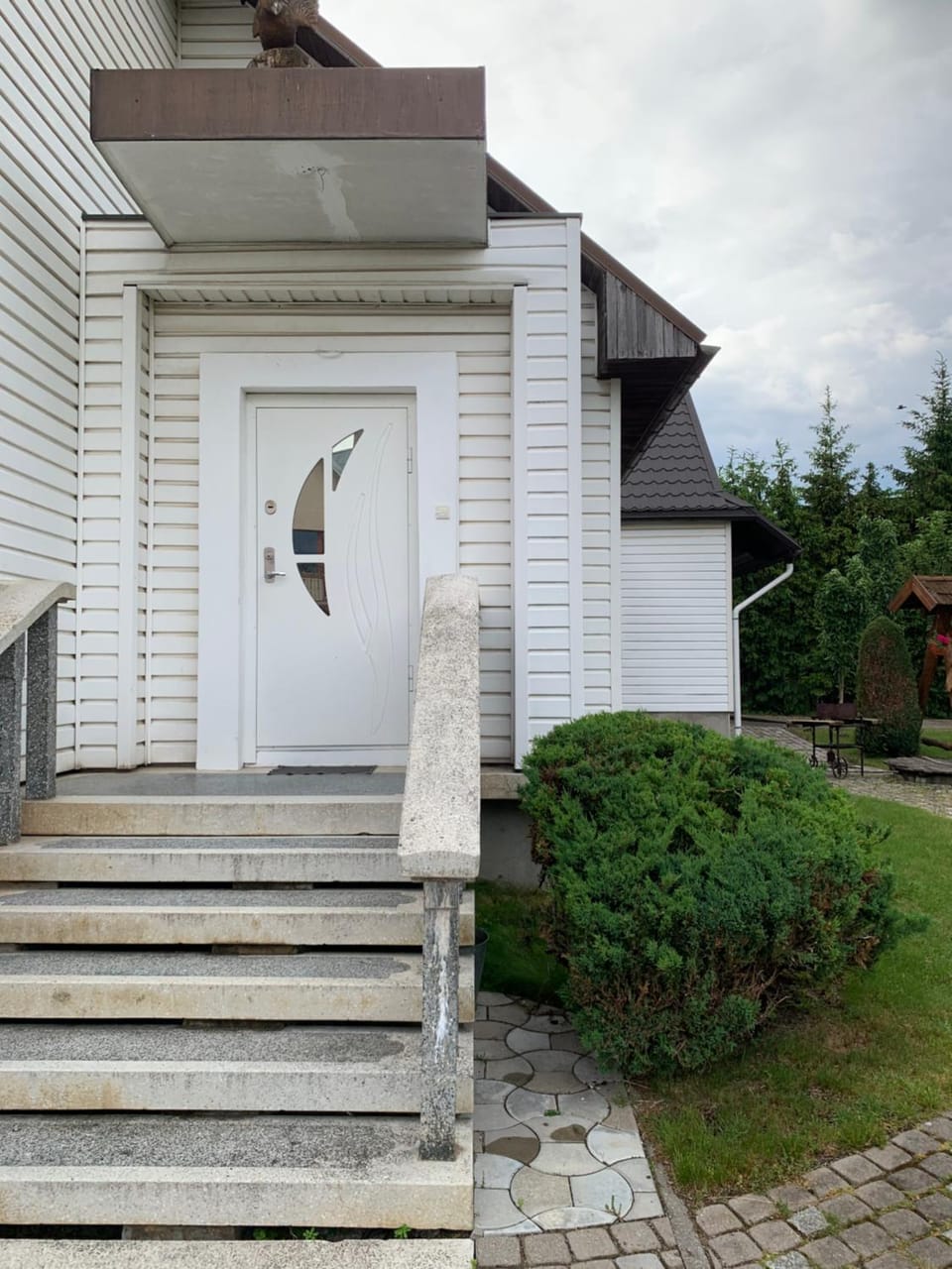 Facade/entrance