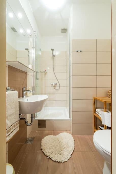 Shower, Bathroom