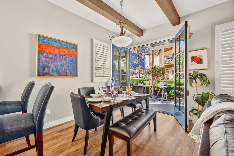 LV370 Vibrant Downstairs 3BR Legacy Villa Lock-Off Apartment in Indian Wells