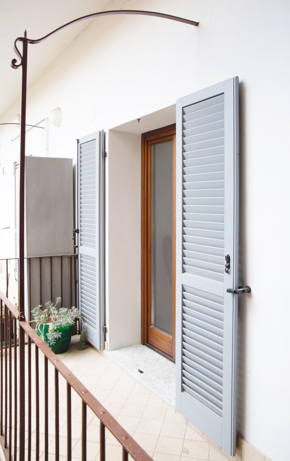 Facade/entrance, Balcony/Terrace