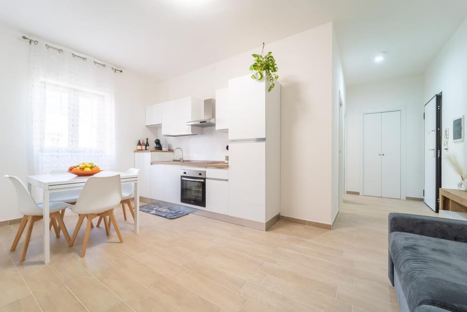 Kitchen or kitchenette, Living room, Seating area, Dining area, oven, stove