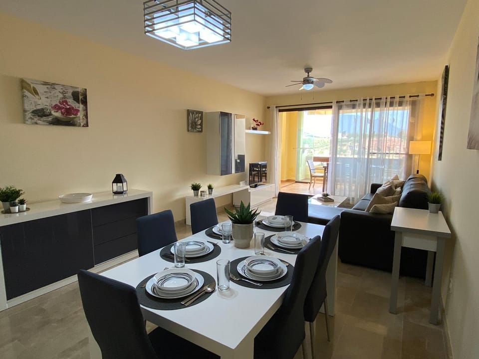 Living room, Seating area, Dining area