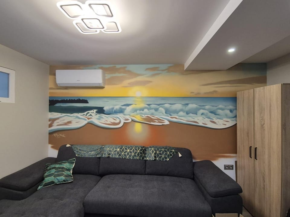 Living room, Seating area, air conditioner