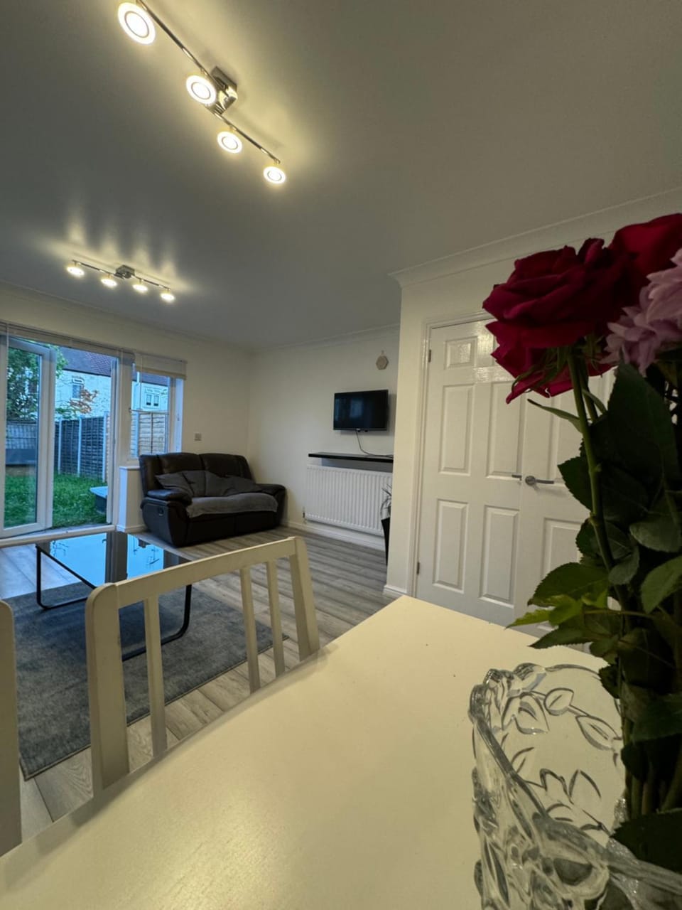 Spacious 3 bedroom Home, with private driveway 5 minutes from Excel Centre & Custom House House in London