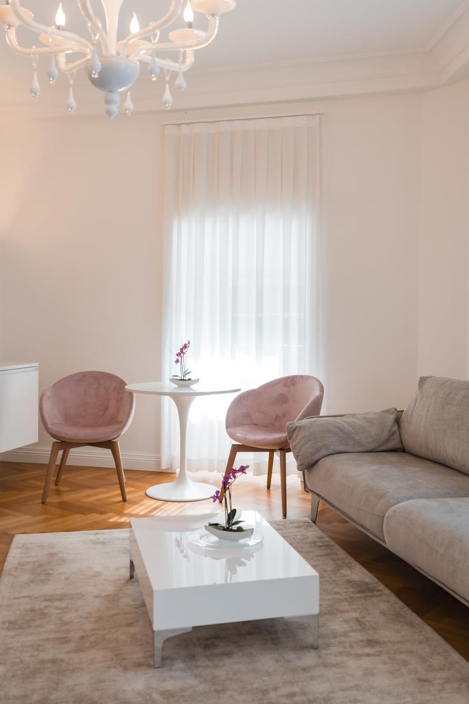 Living room, Seating area