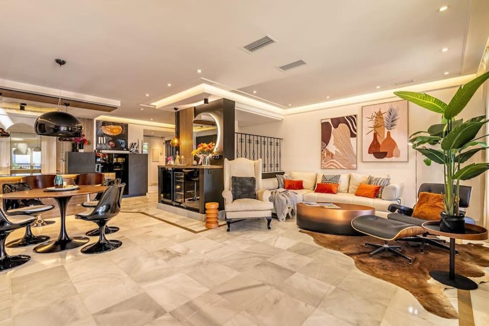 Seaside Azure Oasis I in Paseo del Mar Apartment in Andalusia