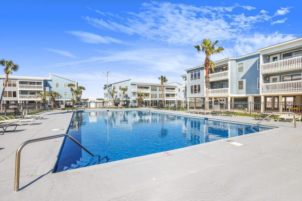 Sea Oats 102C- Beach view Pool 25 steps to beach House in West Beach