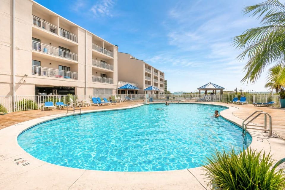 Sugar Beach153- 4 pools beachfront House in Orange Beach