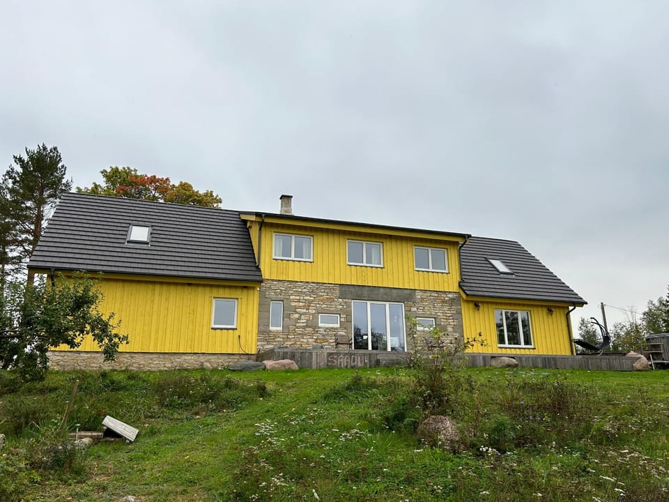 Muhu Kulla Saadu puhkemaja mere ääres Bed and Breakfast in Estonia