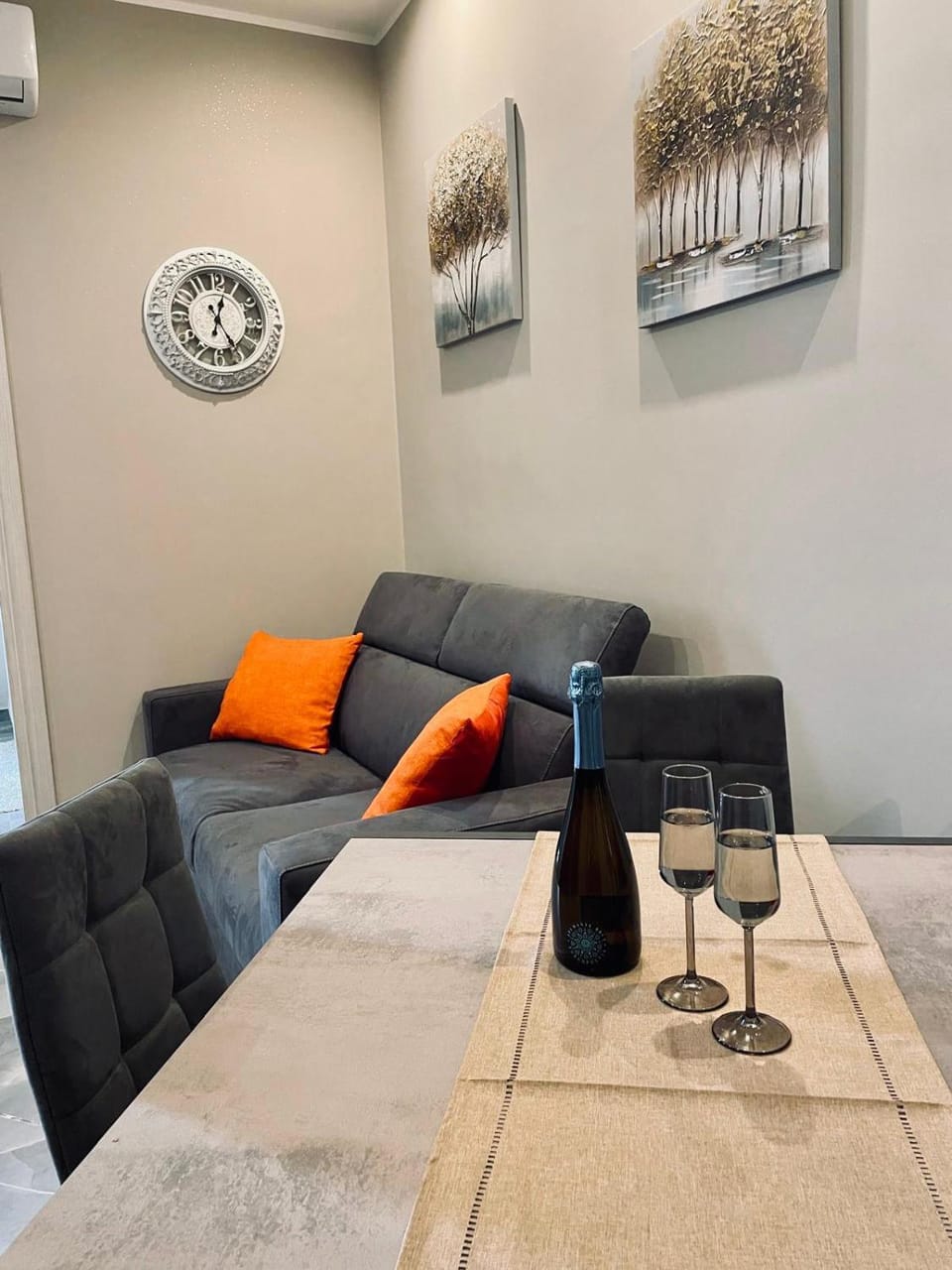 Living room, Seating area, Dining area