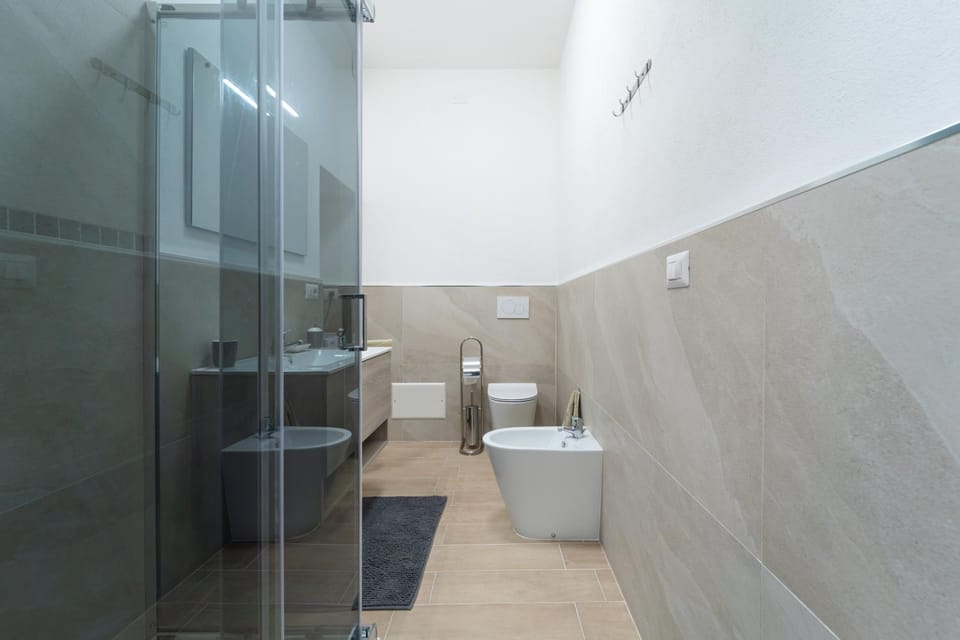 Shower, Toilet, Bathroom