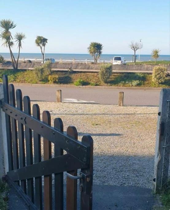 Studio Accès Mer & Plage Apartment in Normandy
