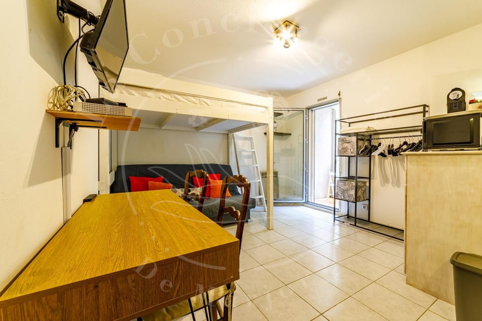 Living room, Dining area, pet friendly