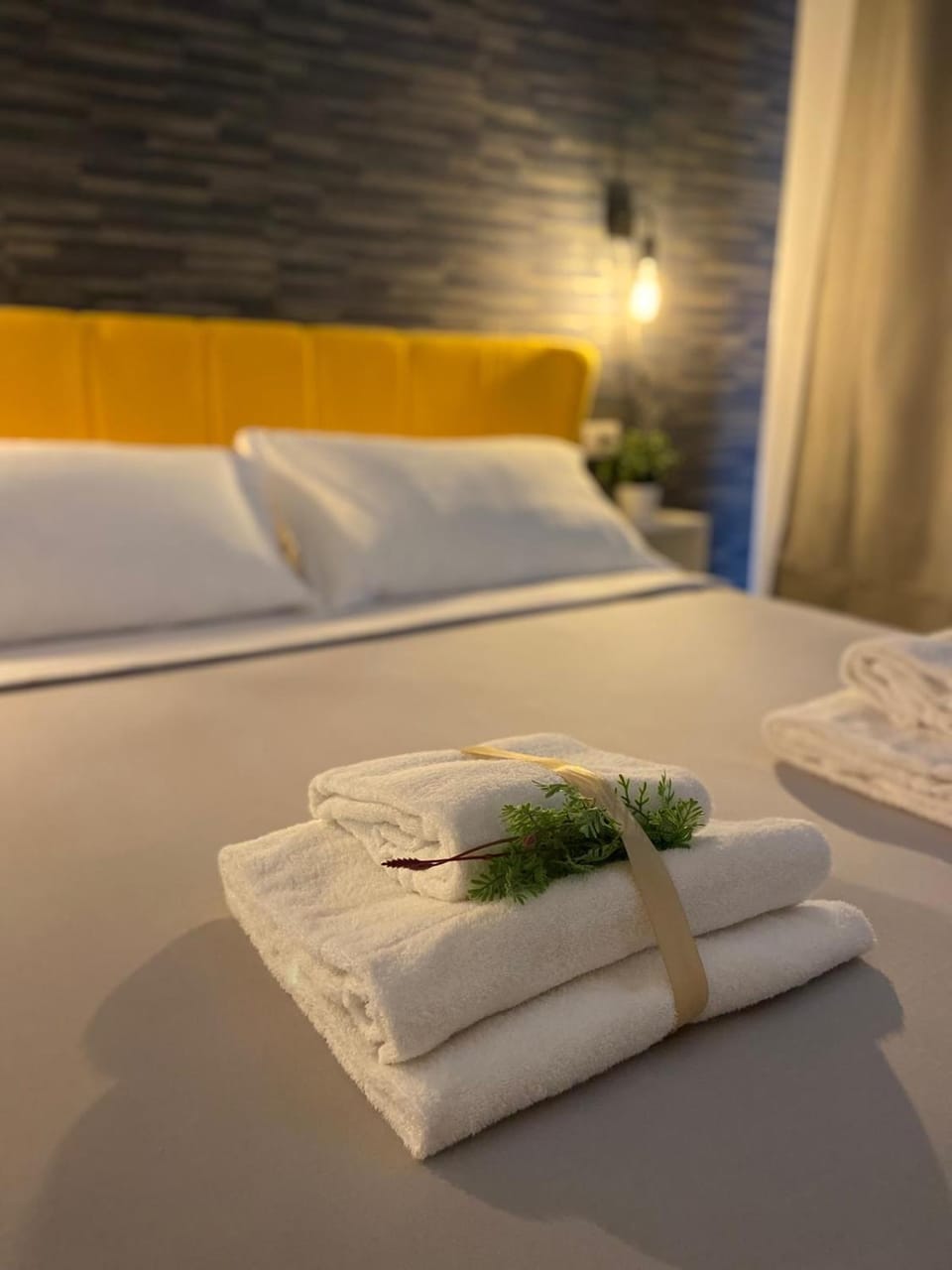 Bed, Photo of the whole room, Bedroom, towels