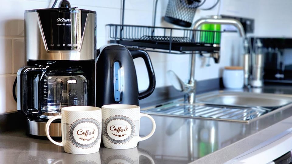Coffee/tea facilities, kitchen