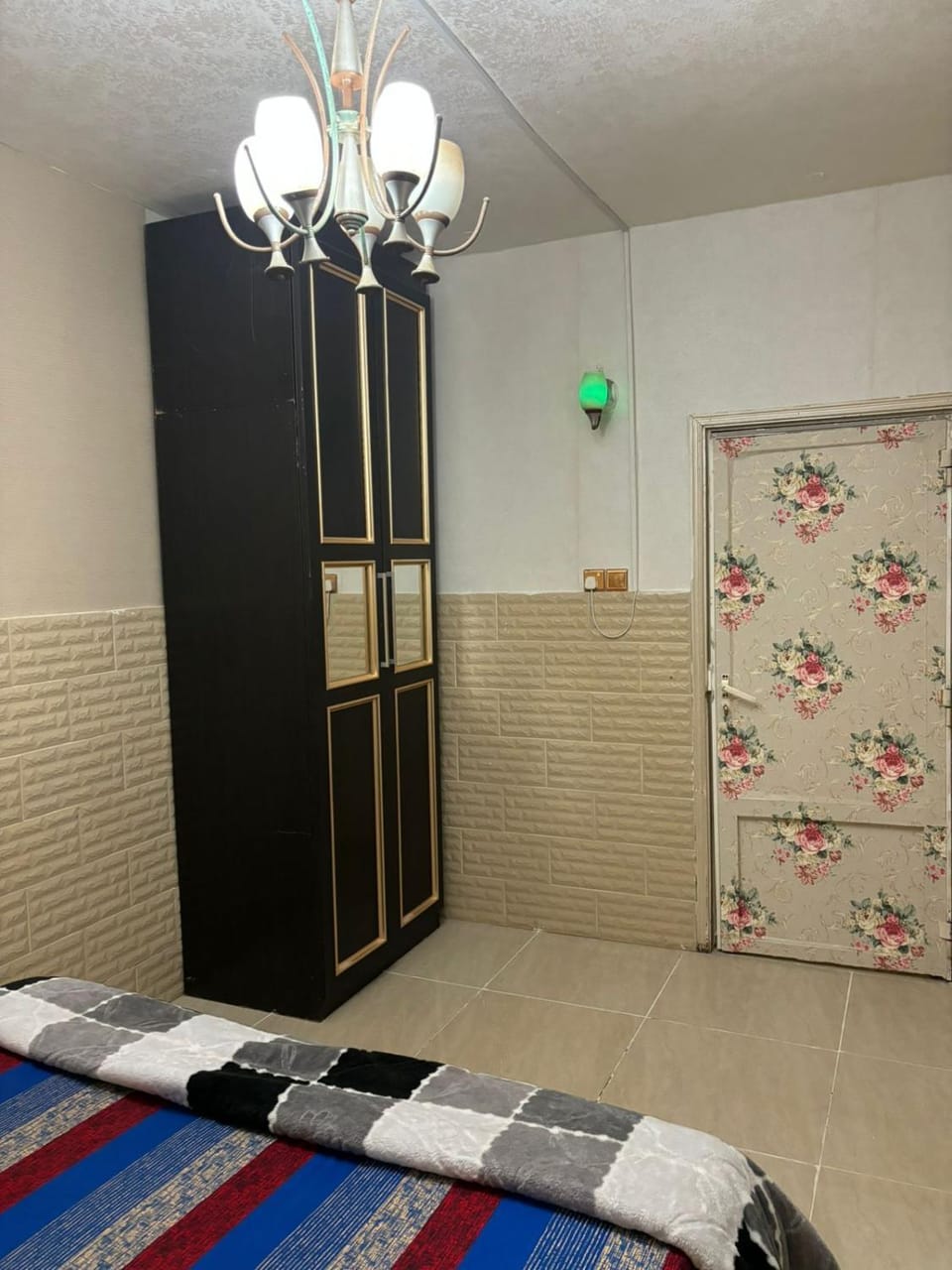 Fully Furnished bedroom with shared bathroom in a villa sharjah Vacation rental in Ajman