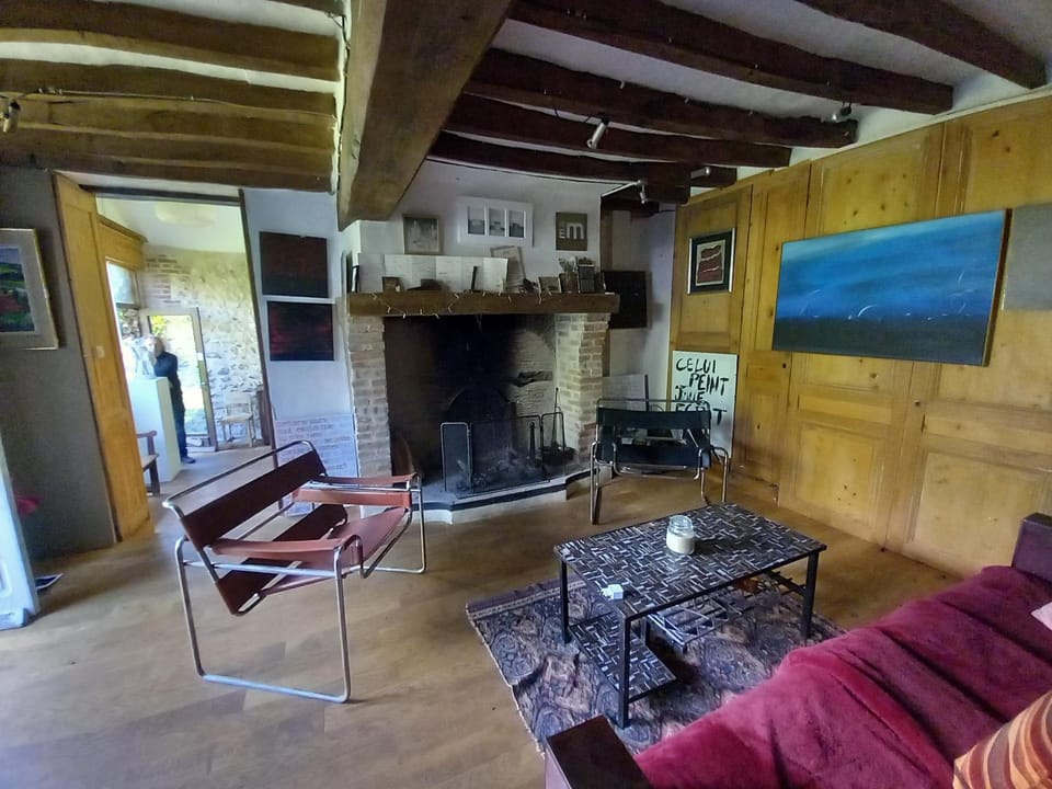 Maison de charme dans joli jardin arboré de 300 m2 House in Normandy