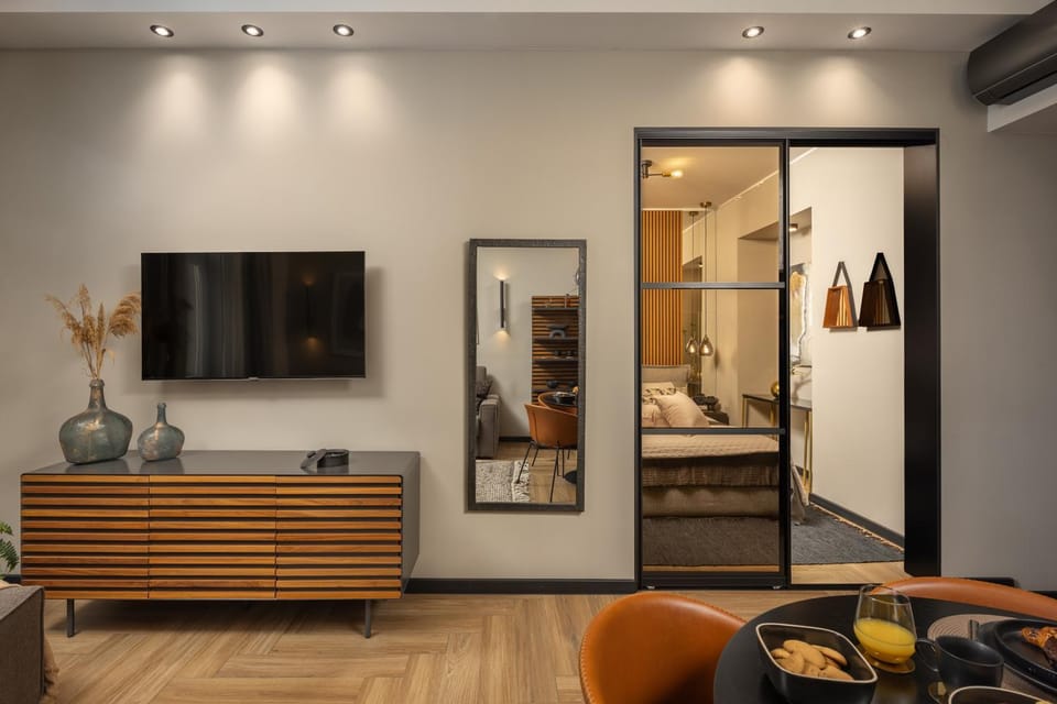 Bed, TV and multimedia, Living room, Bedroom
