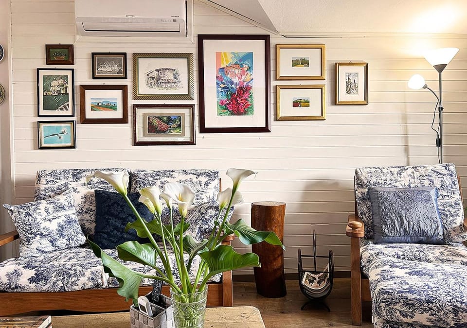 Day, Living room, Seating area, air conditioner