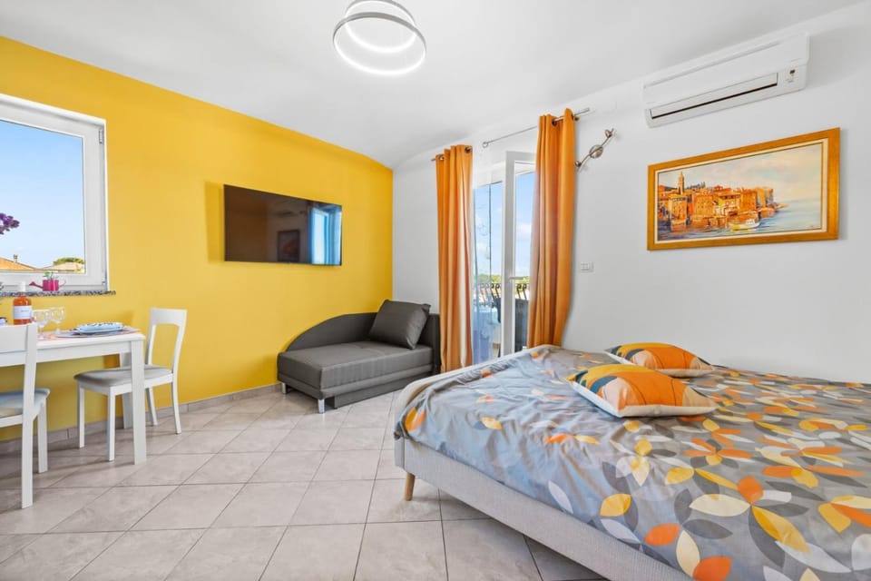 Studio Maja Apartment in Pula