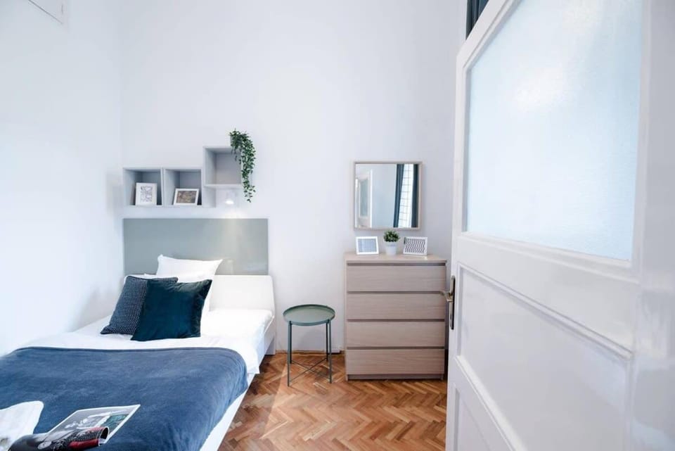 Excellent central location lovely home with AC Apartment in Budapest