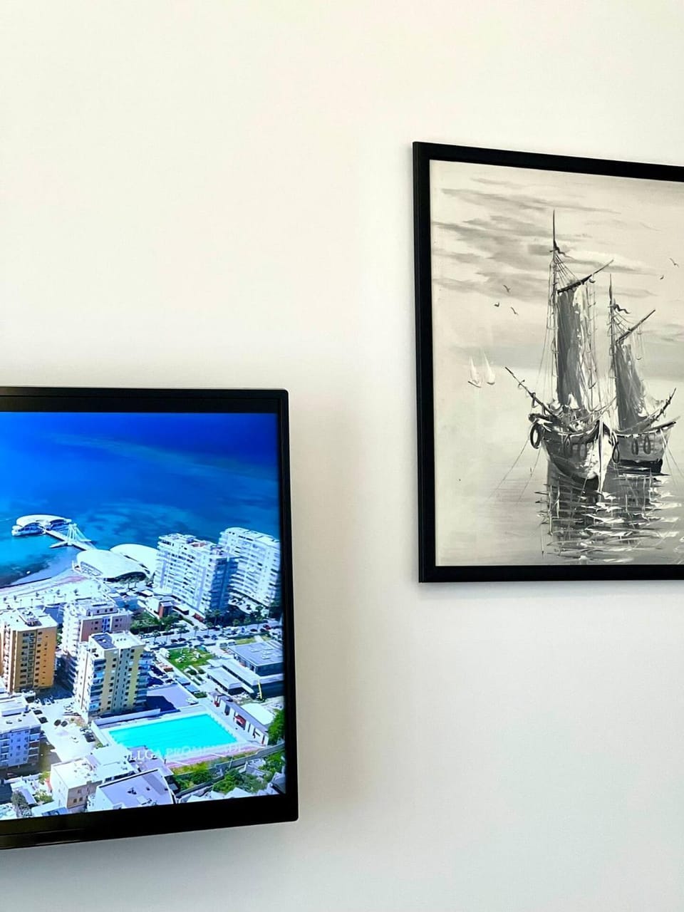 TV and multimedia, Decorative detail