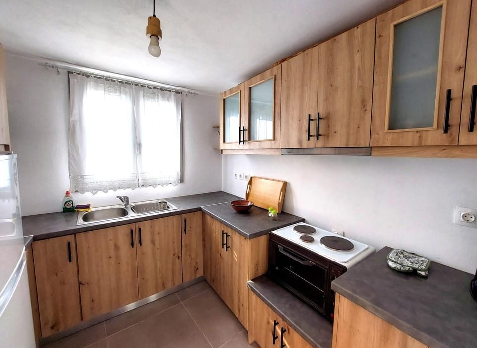 Kitchen or kitchenette, stove