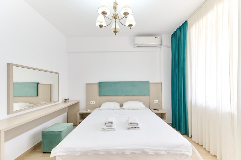 Bed, Bedroom, towels, air conditioner