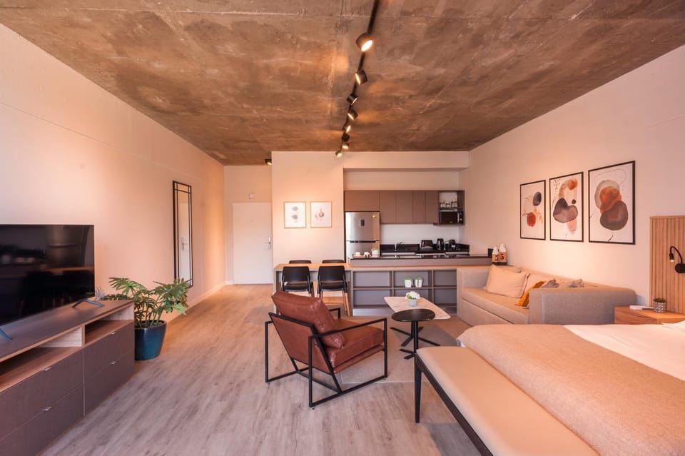 Bed, TV and multimedia, Kitchen or kitchenette, Photo of the whole room, Bedroom