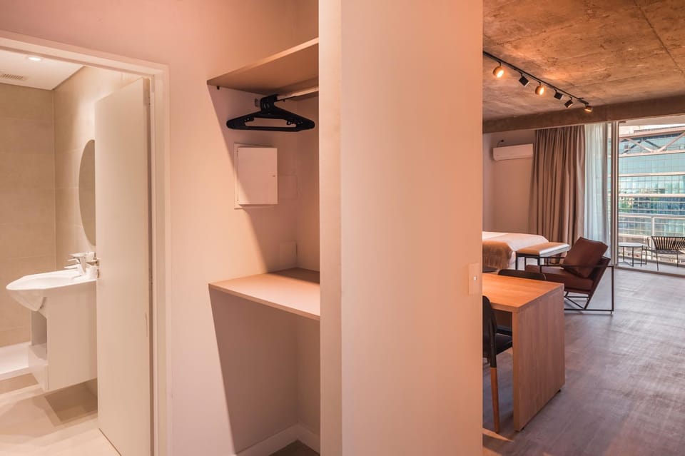 Bathroom, towels