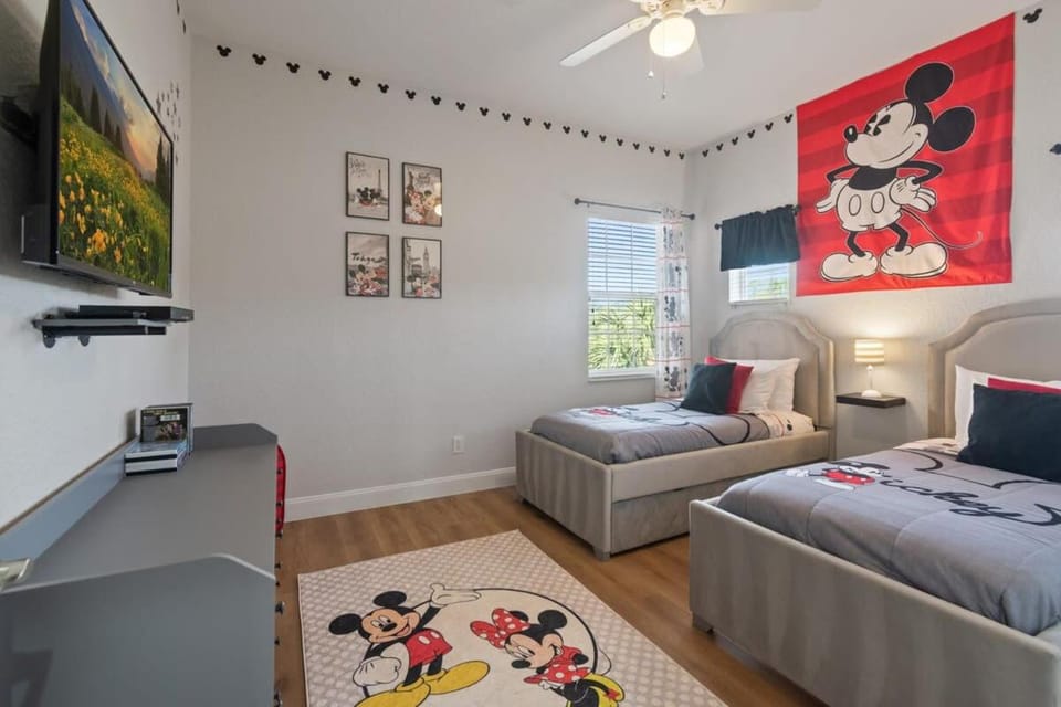 Bahama Bay beautiful upgraded huge unit House in Four Corners