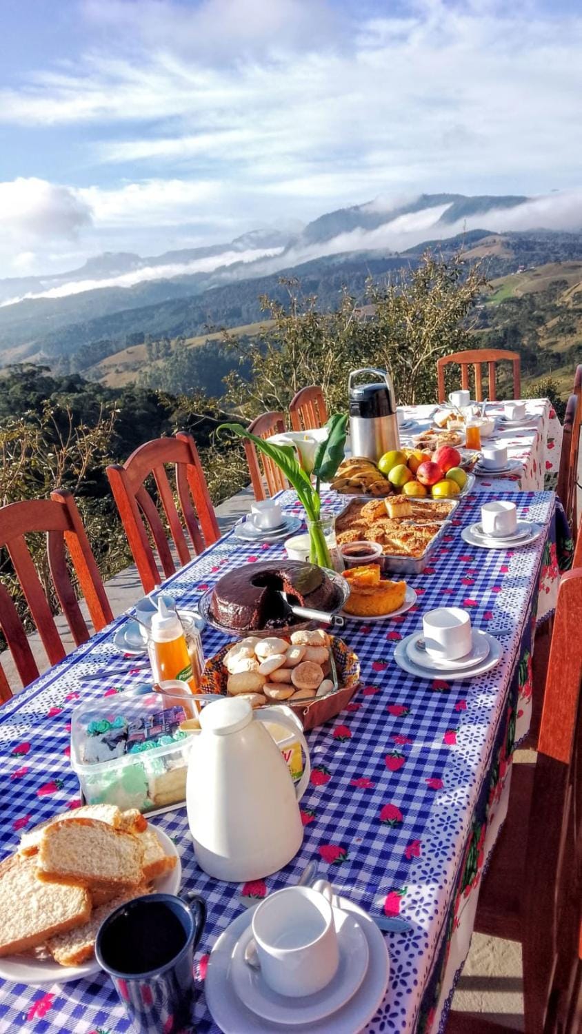 Natural landscape, Food and drinks, Dining area, Mountain view, Breakfast
