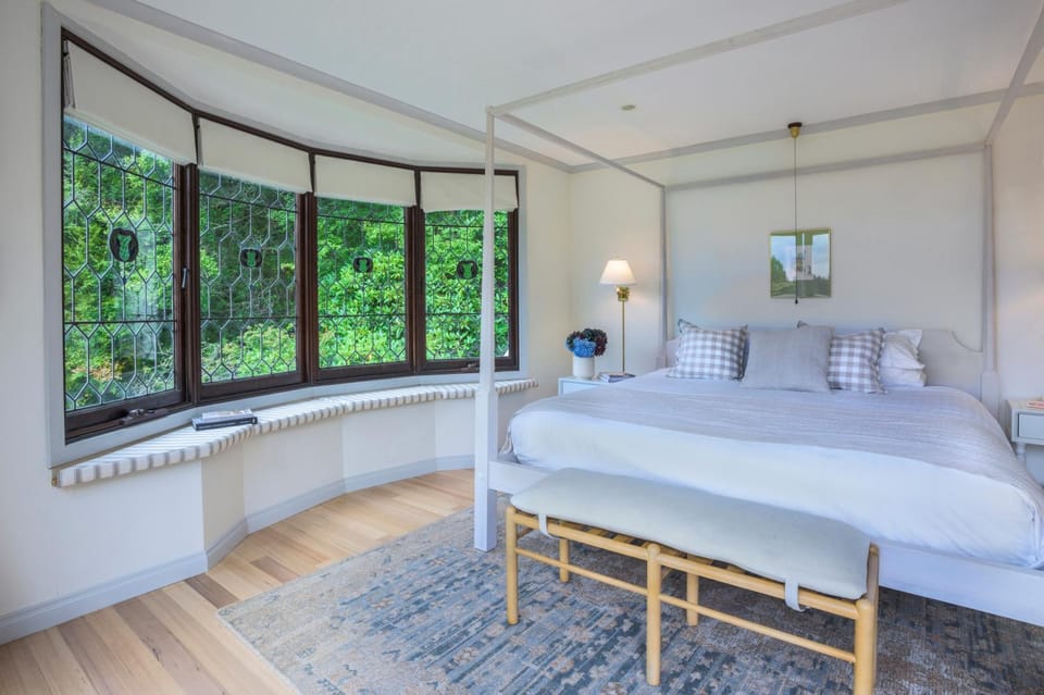 Seating area, Bedroom