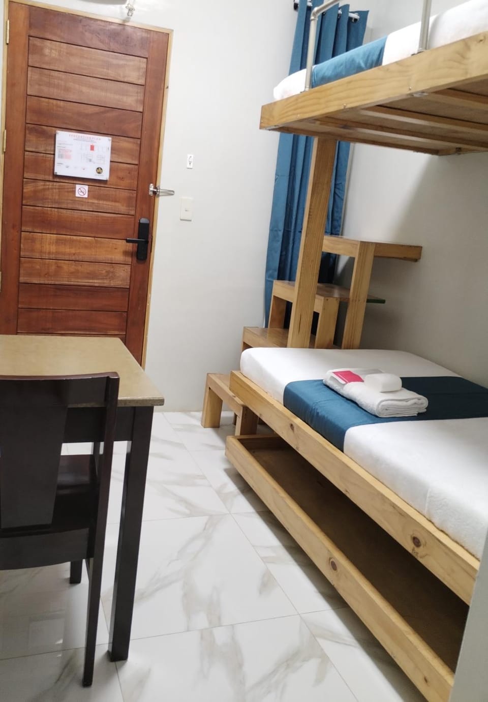 Bed, Photo of the whole room, Bedroom, bunk bed
