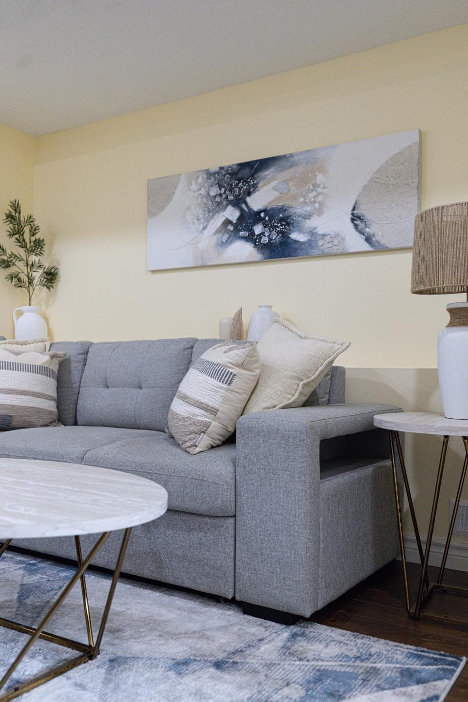 Living room, Seating area
