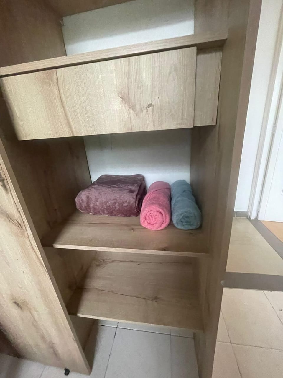 towels, wardrobe