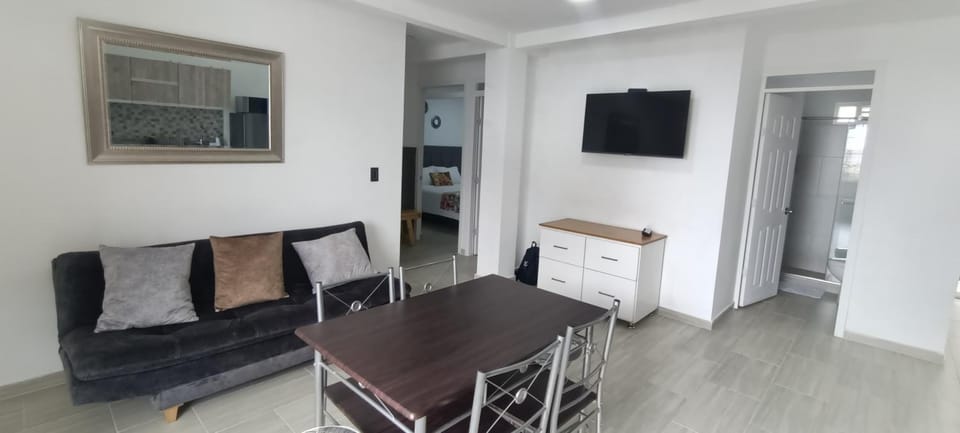 Communal lounge/ TV room, Kitchen or kitchenette, Living room, Seating area, Dining area
