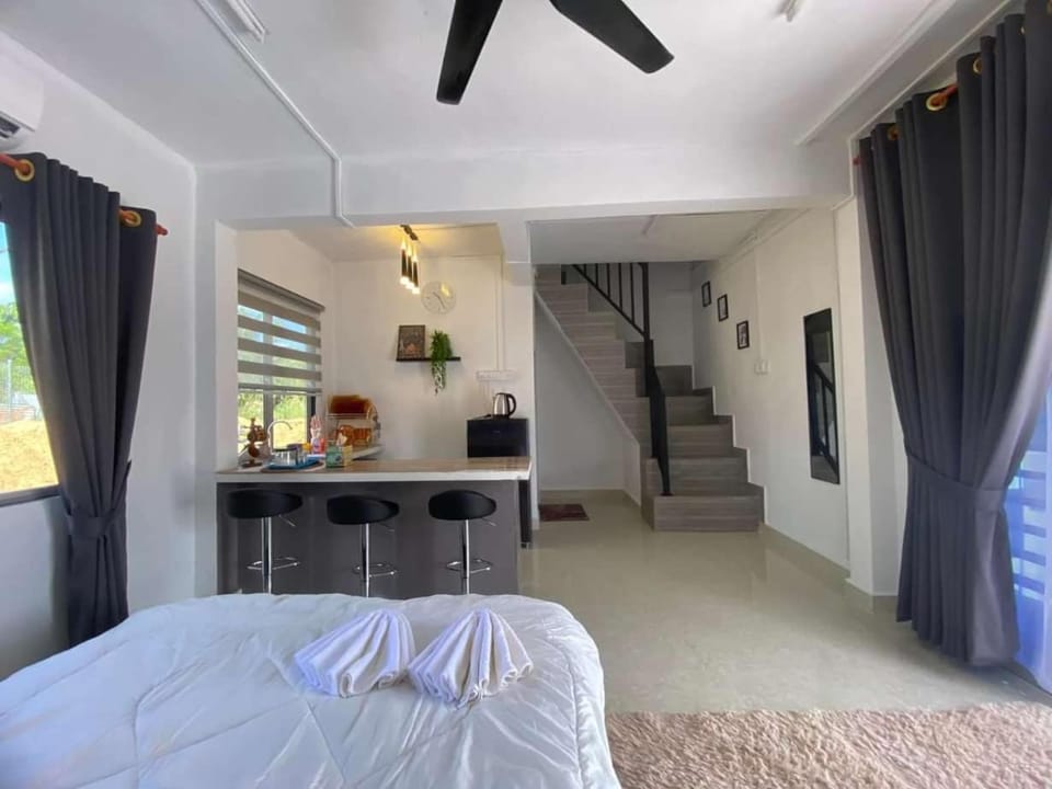 Bed, Photo of the whole room
