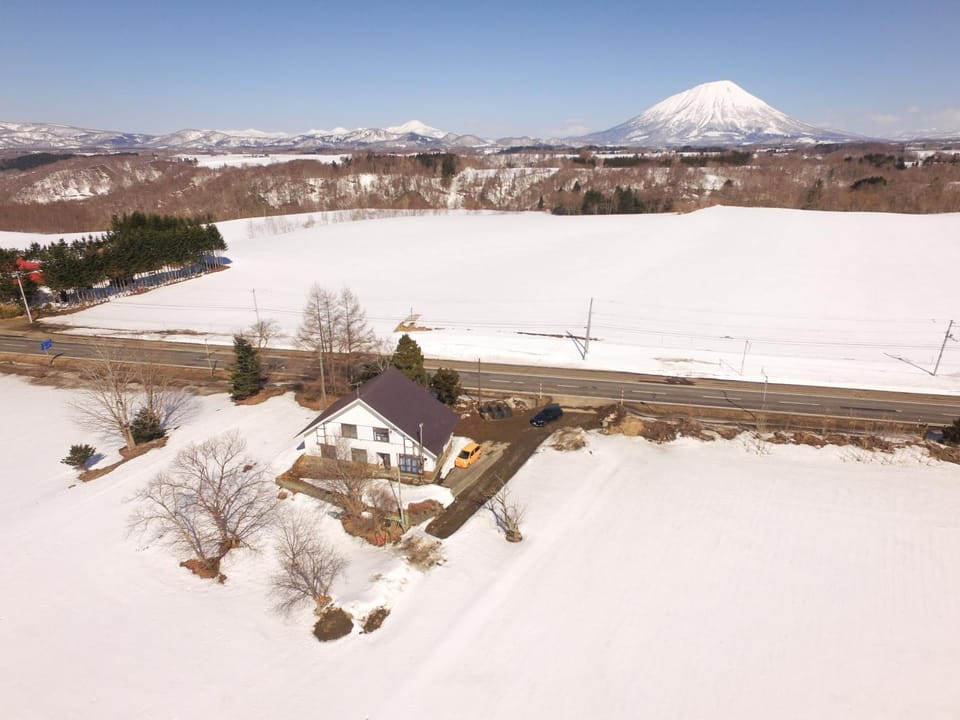 Property building, Day, Natural landscape, Winter, Mountain view