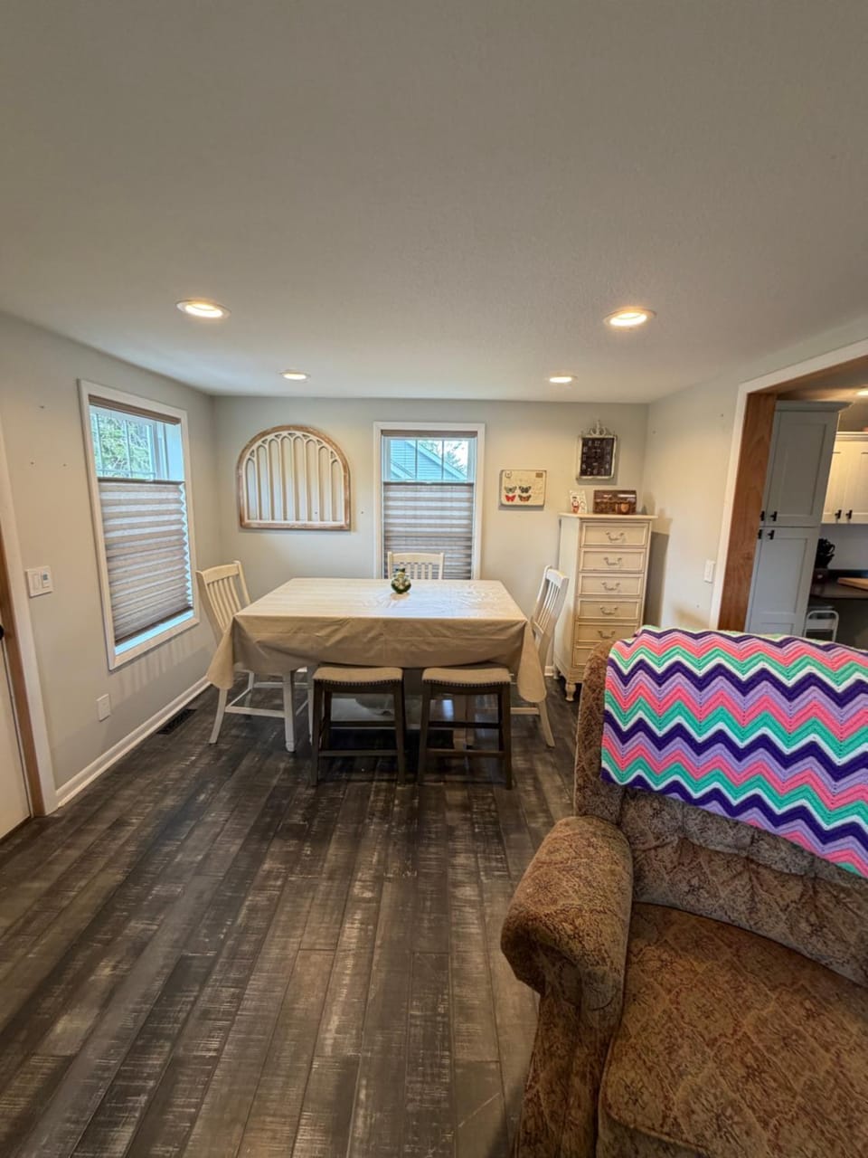 Living room, Seating area, Dining area