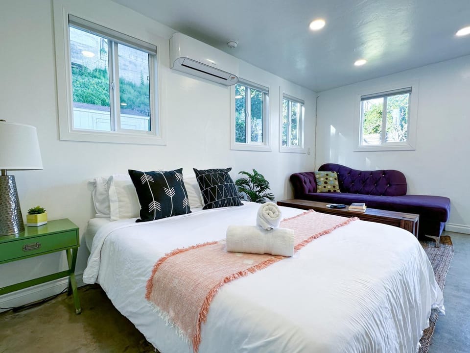 Monthier Picfair Village CA1G6H23 House in San Fernando Valley