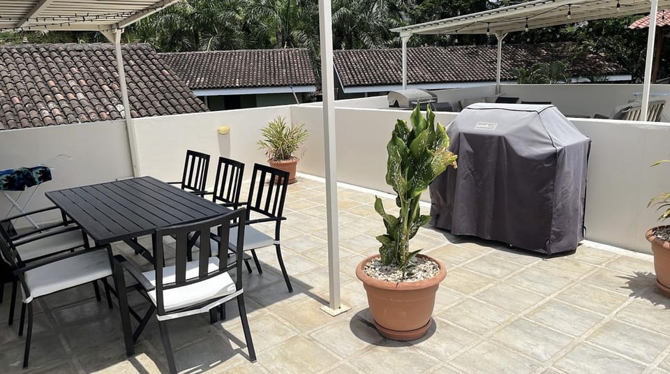 Sandy Shore Two bedroom condo across beach House in Coco