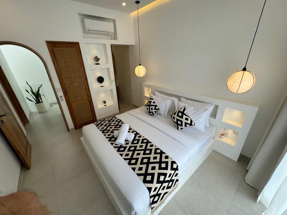 Bed, Bedroom, wardrobe, air conditioner