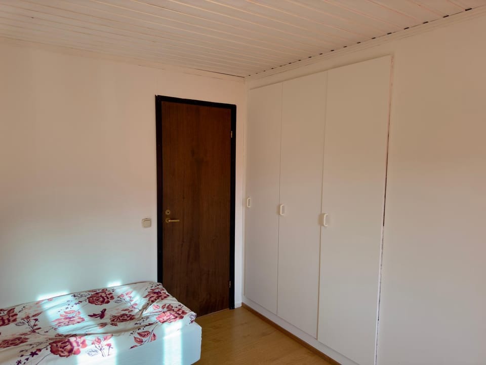 Bedroom, wardrobe