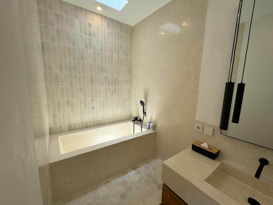 Bathroom, Bath