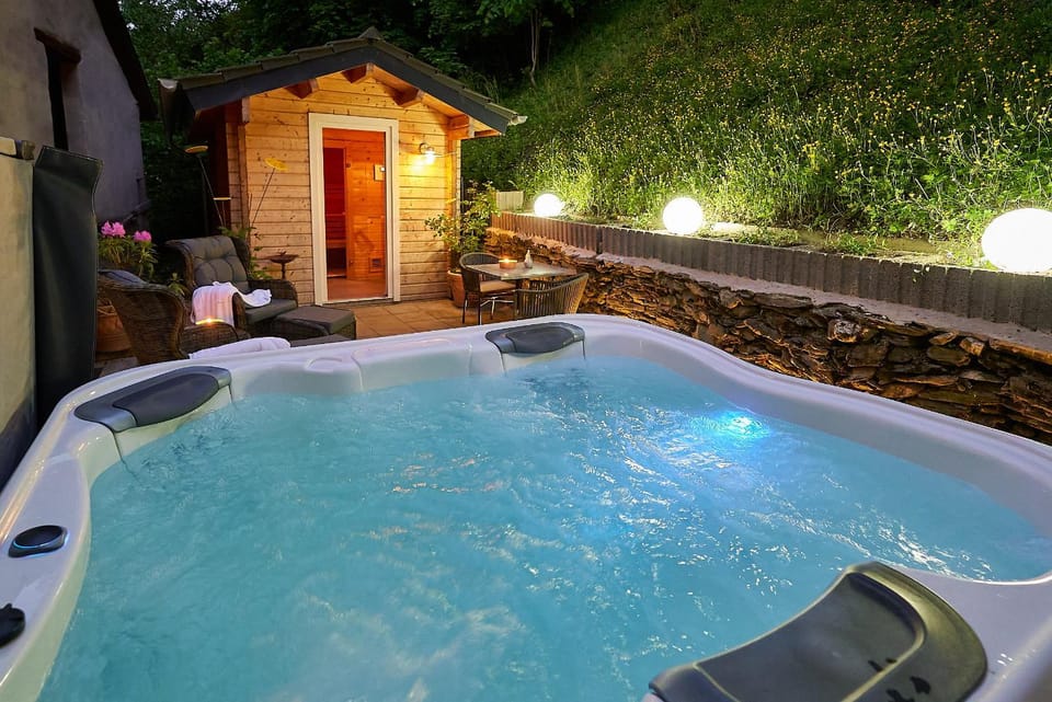 Hot Tub, Hot Tub, Spa and wellness centre/facilities