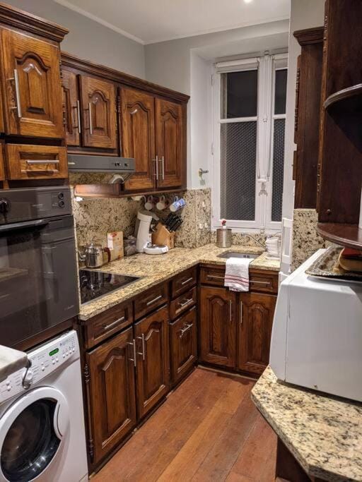 2 bd 16th Arrondissement Trocadero Sleeps 4 to 6 Eiffel Tower Apartment in Paris